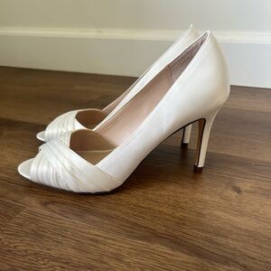 Nina pumps! never been worn